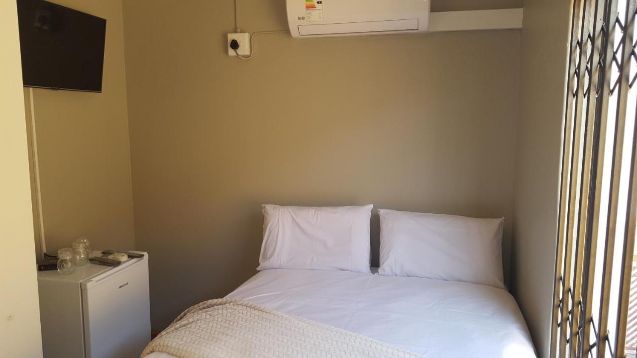 Tlelakufuma Guest House Johannesburg Kültér fotó