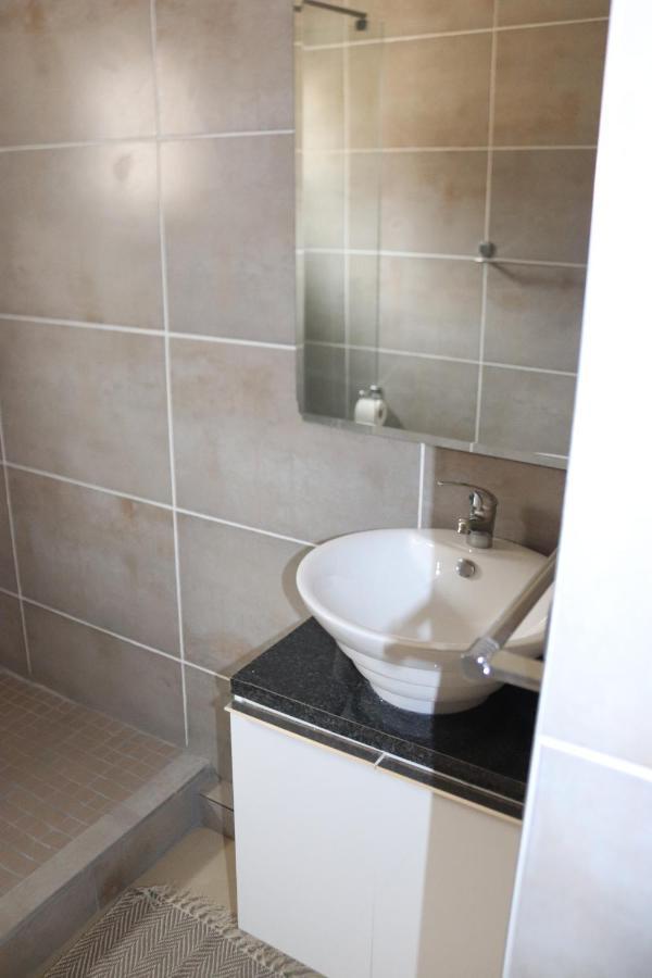 Tlelakufuma Guest House Johannesburg Kültér fotó