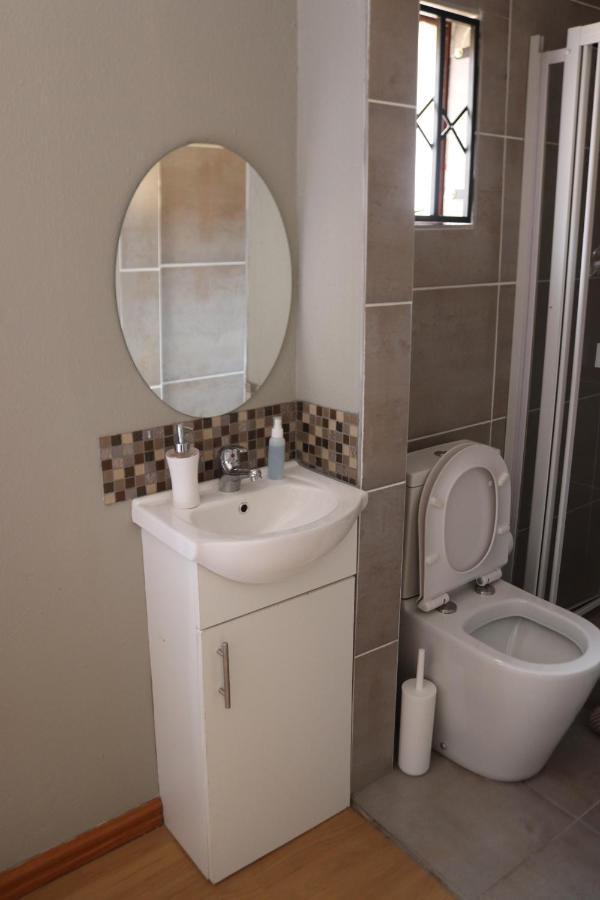Tlelakufuma Guest House Johannesburg Kültér fotó
