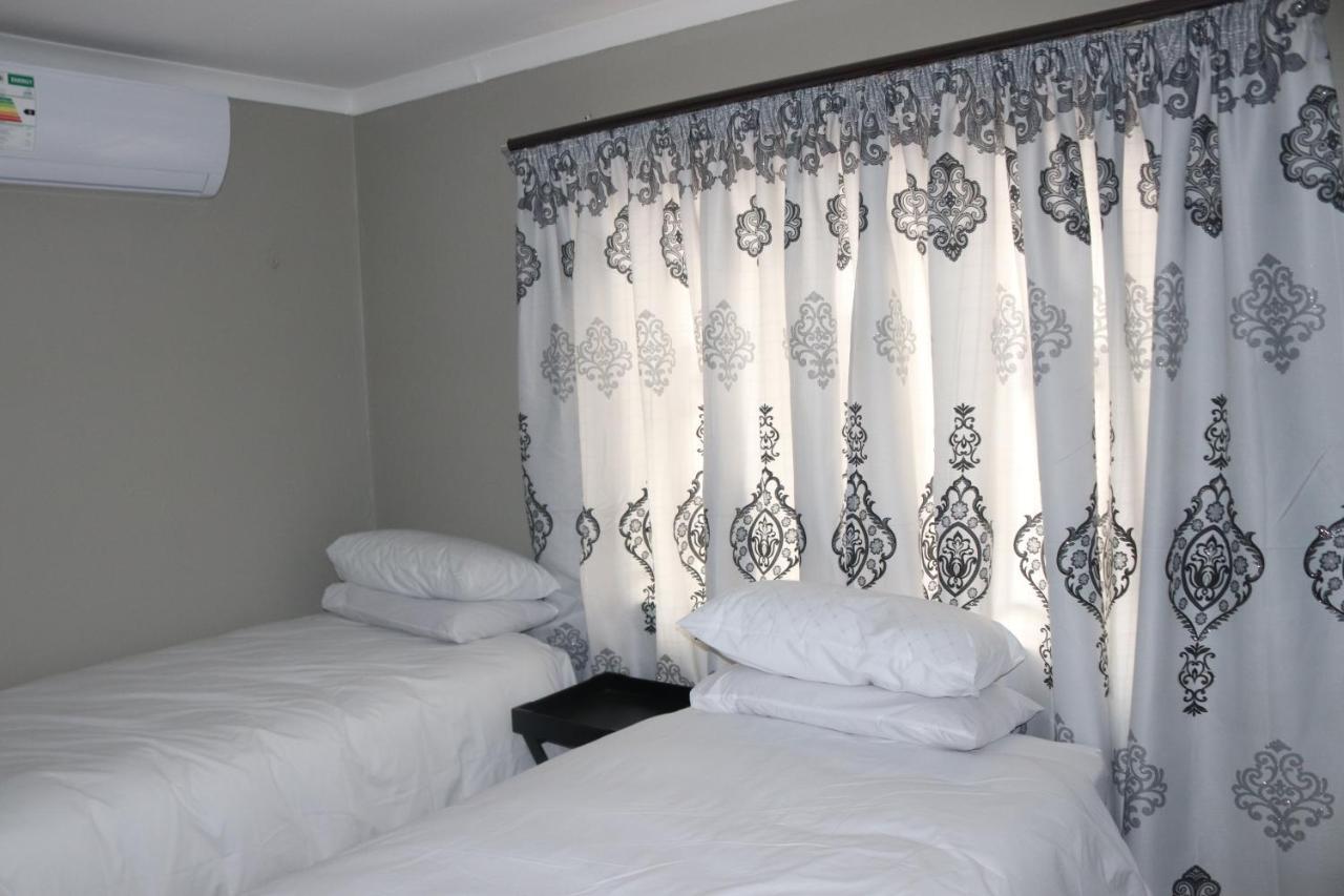 Tlelakufuma Guest House Johannesburg Kültér fotó