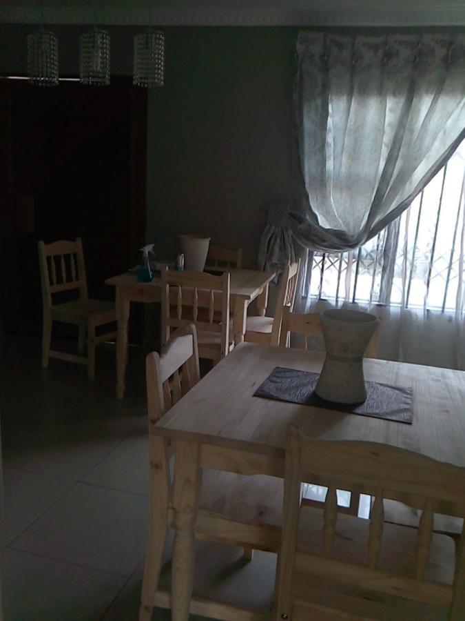 Tlelakufuma Guest House Johannesburg Kültér fotó